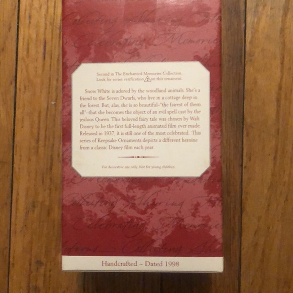 Hallmark 1998 Snow White, Enchanted Memories - Picture 2 of 2